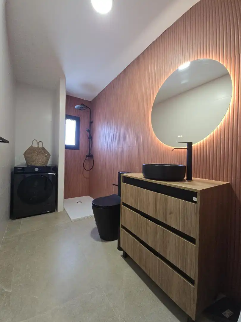 Houses for sale in Partida Raspeig Polig K, 10, Los Girasoles Bathroom of Houses for sale in San Vicente del Raspeig / Sant Vicent del Raspeig with Air Conditioner and Terrace