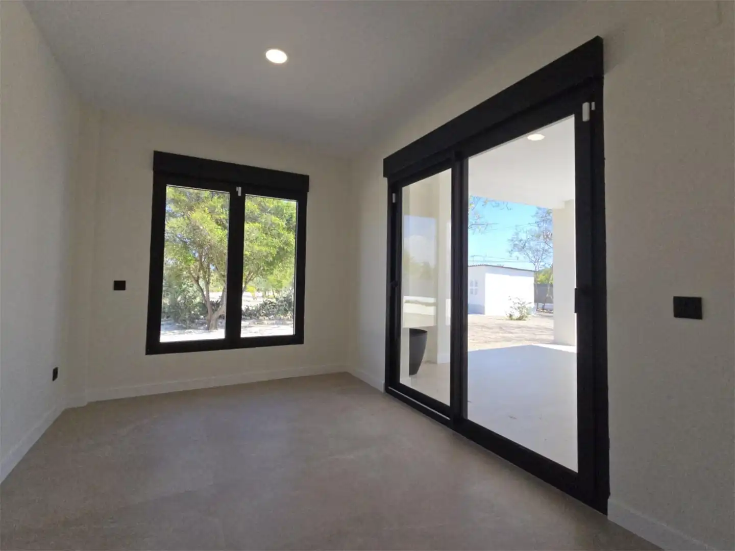 Houses for sale in Partida Raspeig Polig K, 10, Los Girasoles Houses for sale in San Vicente del Raspeig / Sant Vicent del Raspeig with Air Conditioner and Terrace