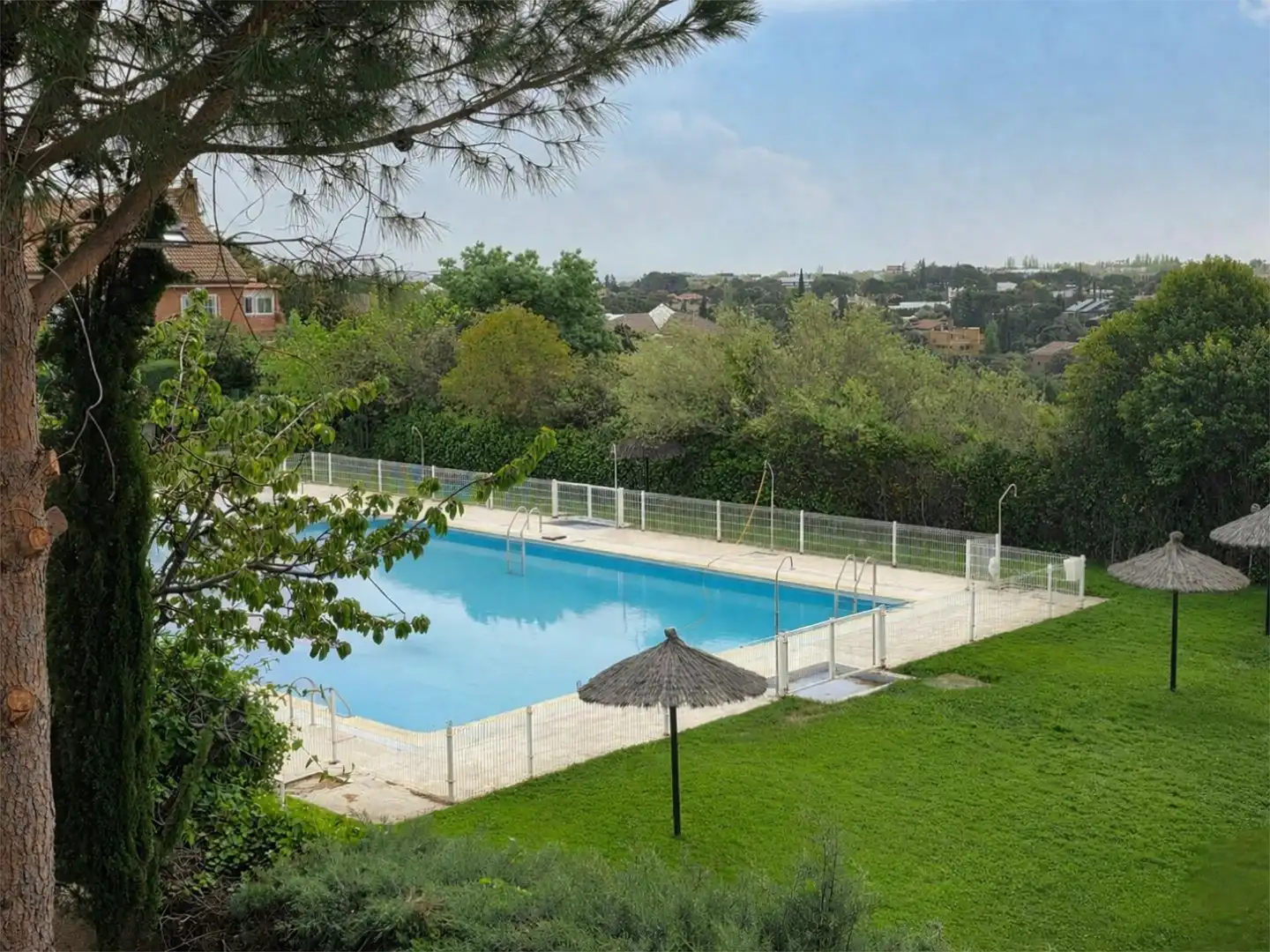 Casa adosada en venda a Las Matas - Peñascales Piscina de Casa adosada en venda en Las Rozas de Madrid amb Terrassa i Piscina