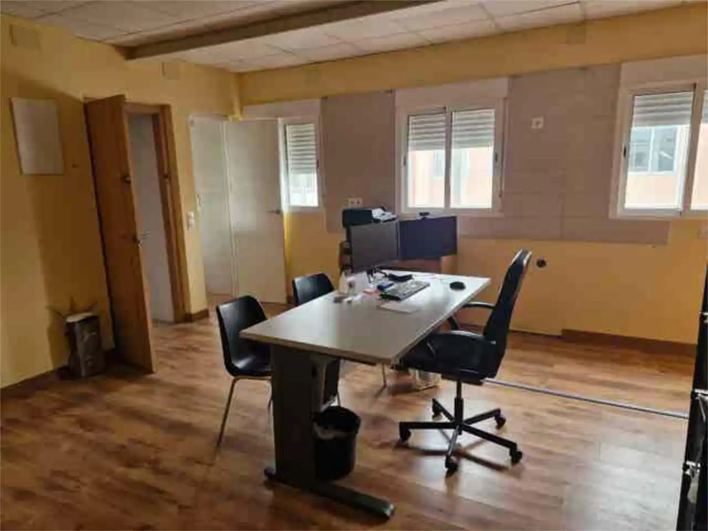 Office for rent in Fuenlabrada  with Air Conditioner