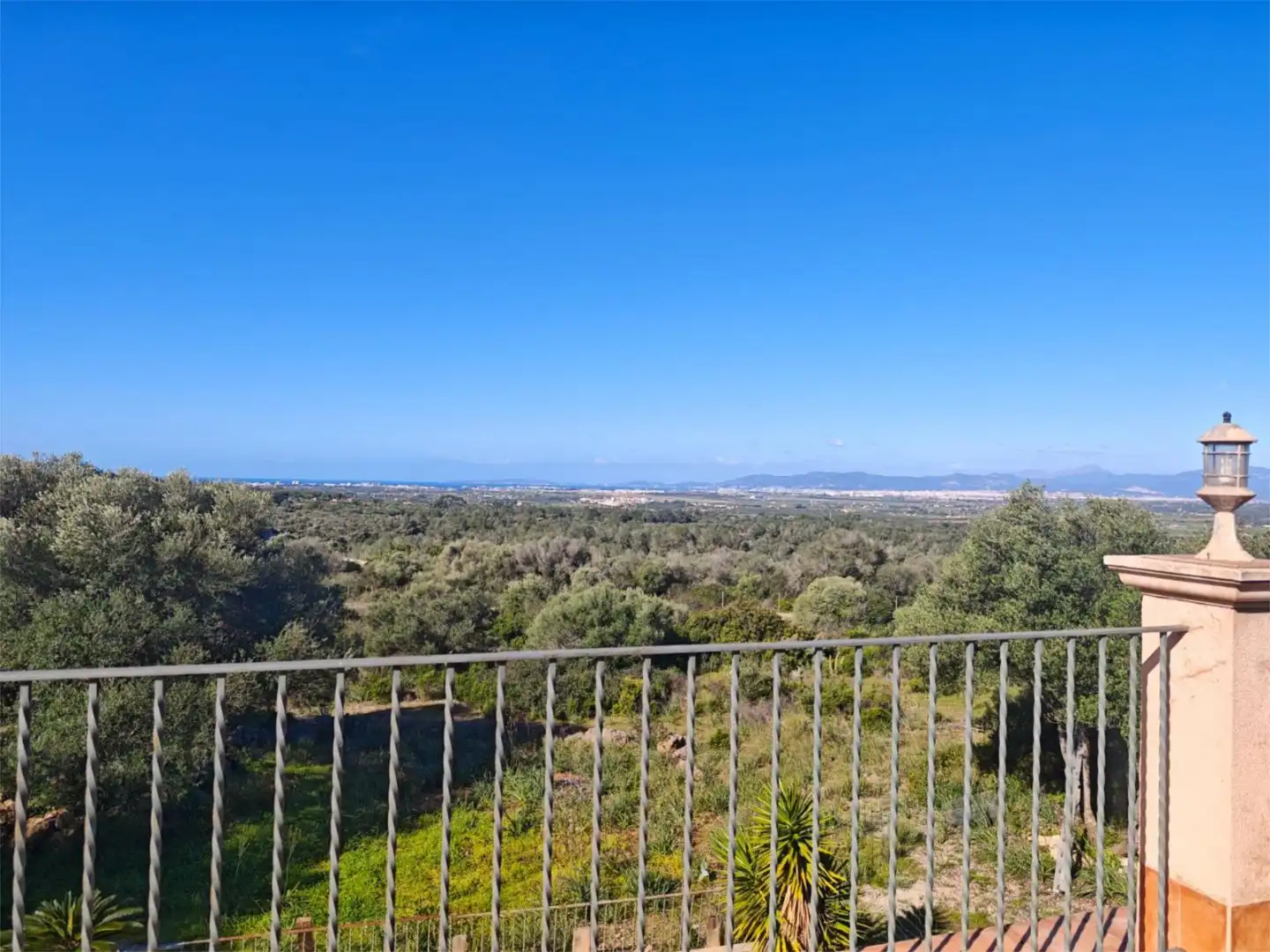 Außenansicht von Wohnung zum Verkauf in  Palma de Mallorca mit Klimaanlage, Terrasse und Schwimmbad