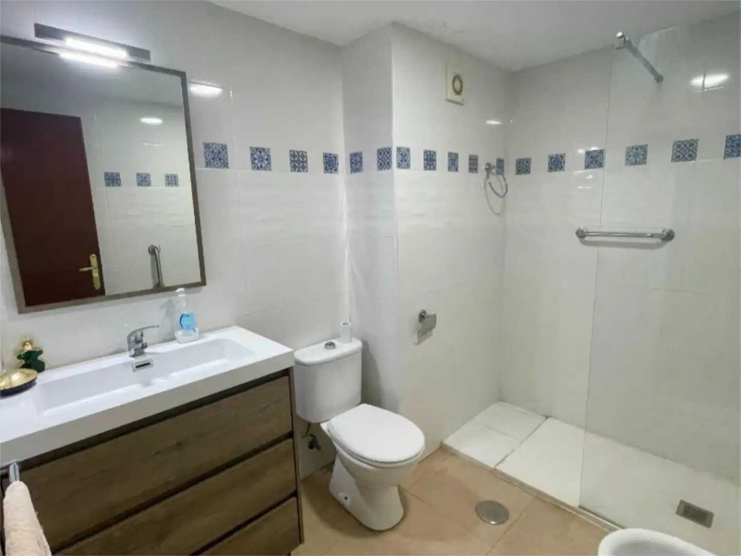 Wohnung zum Verkauf in Calle Canónigo, 31, Arenal - La Pólvora Badezimmer von Wohnung zum Verkauf in Dos Hermanas mit Klimaanlage und Terrasse