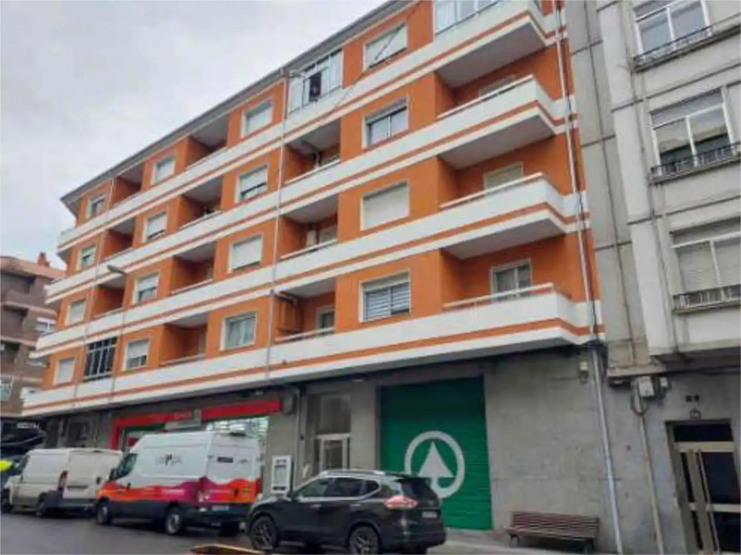 Vista exterior de Pis en venda en Ourense Capital  amb Balcó