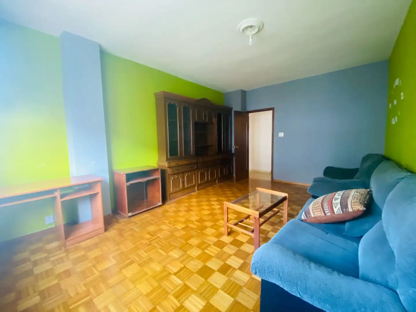 Sala d'estar de Pis en venda en Ourense Capital  amb Balcó