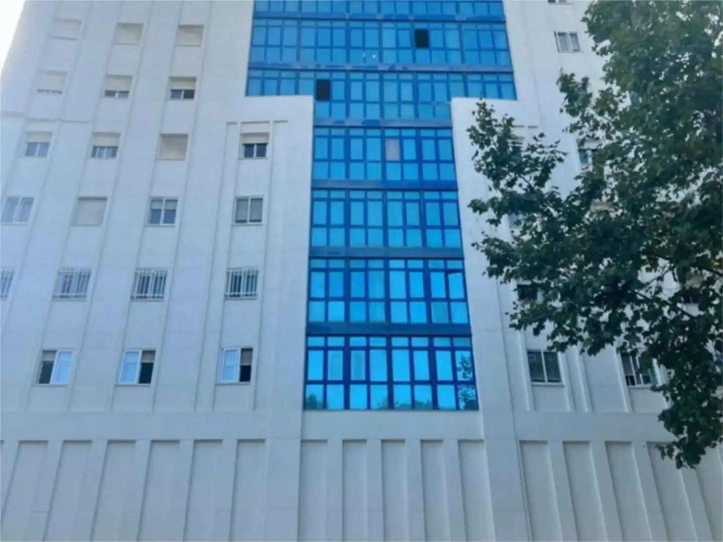 Exterior view of Flat for sale in Algeciras  with Air Conditioner