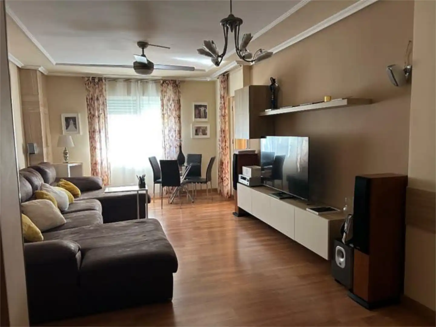 Sala d'estar de Casa o xalet en venda en Murcia amb Calefacció, Terrassa i Traster