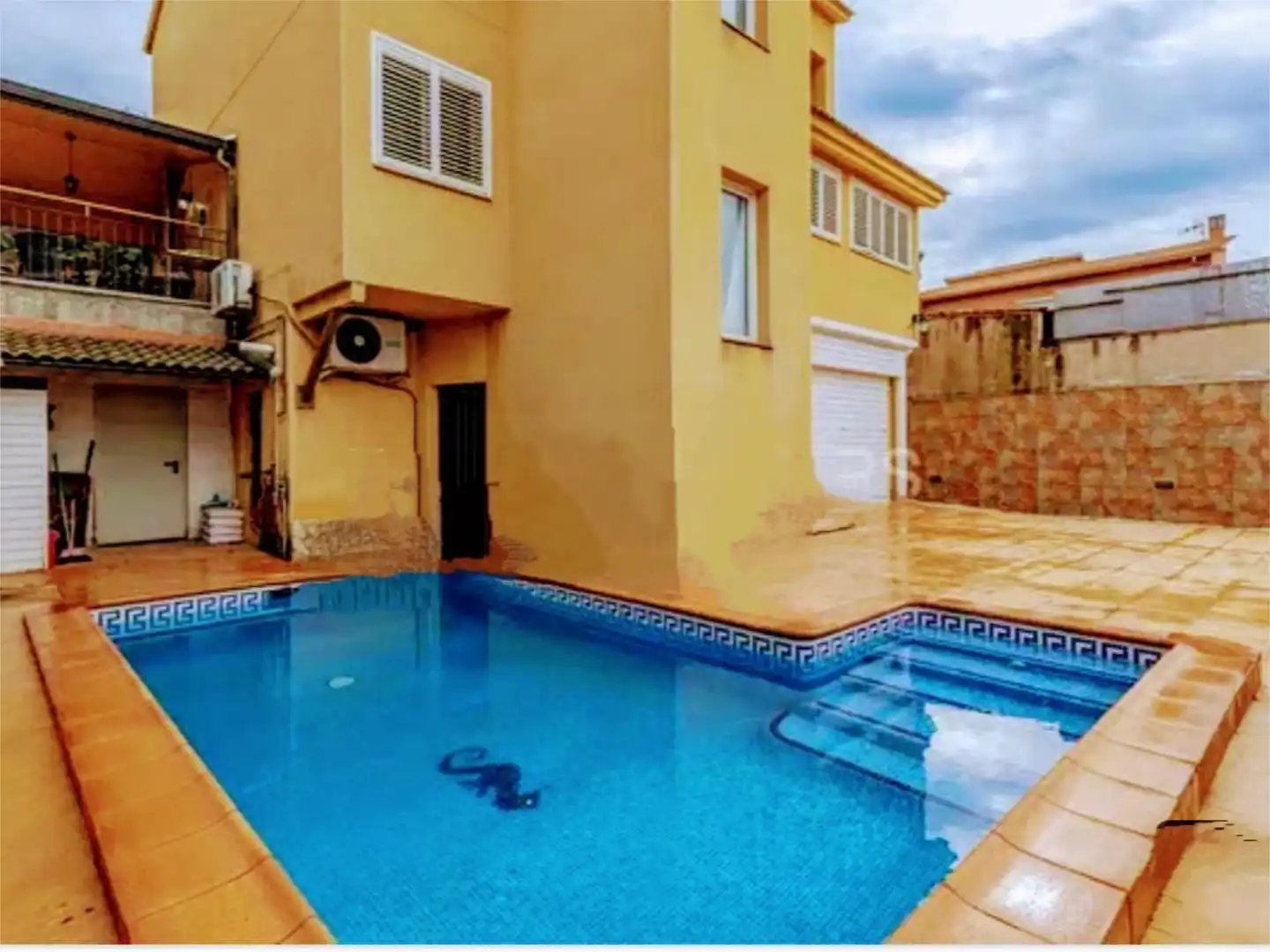 Piscina de Piso de alquiler en Abrera con Aire acondicionado, Calefacción y Jardín privado