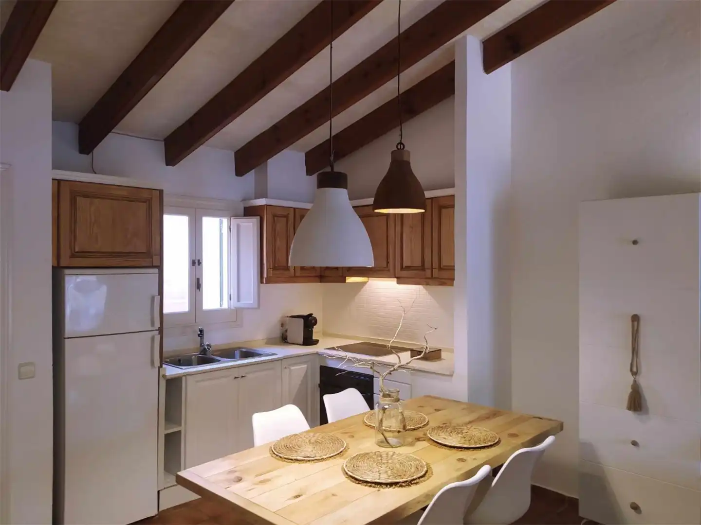 Casa adosada de alquiler en Carrer Rosa Dles Vent, 7, Cala d'en Bosch - Serpentona Cocina de Casa adosada de alquiler en Ciutadella de Menorca con Aire acondicionado, Calefacción y Jardín privado