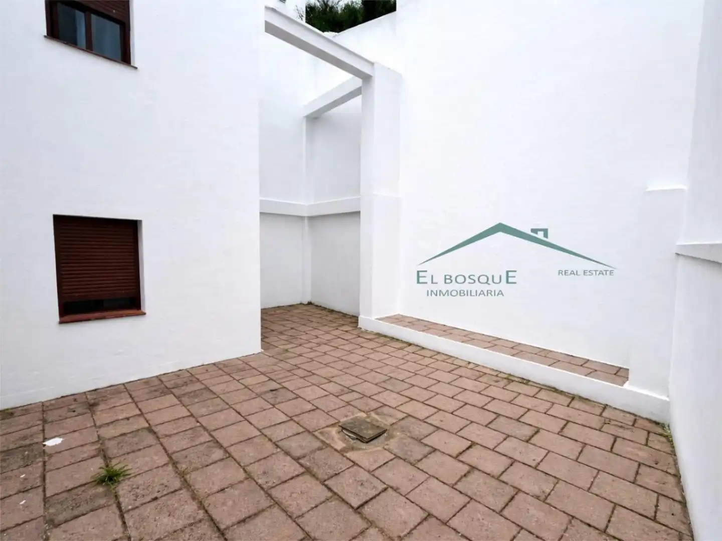 Außenansicht von Wohnung zum Verkauf in Grazalema mit Privatgarten, Terrasse und Balkon