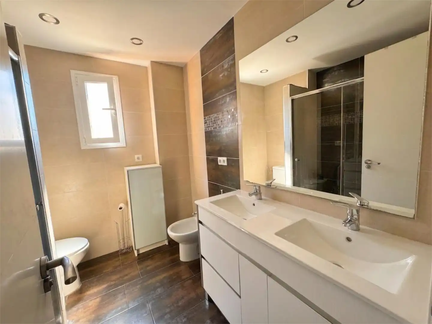 Flat for sale in Carrer de Ricardo Micó, 4, Les Tendetes - Avenida Burjassot Bathroom of Flat for sale in Valencia Capital with Air Conditioner, Terrace and Balcony