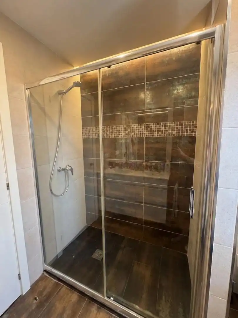 Flat for sale in Carrer de Ricardo Micó, 4, Les Tendetes - Avenida Burjassot Bathroom of Flat for sale in Valencia Capital with Air Conditioner, Terrace and Balcony