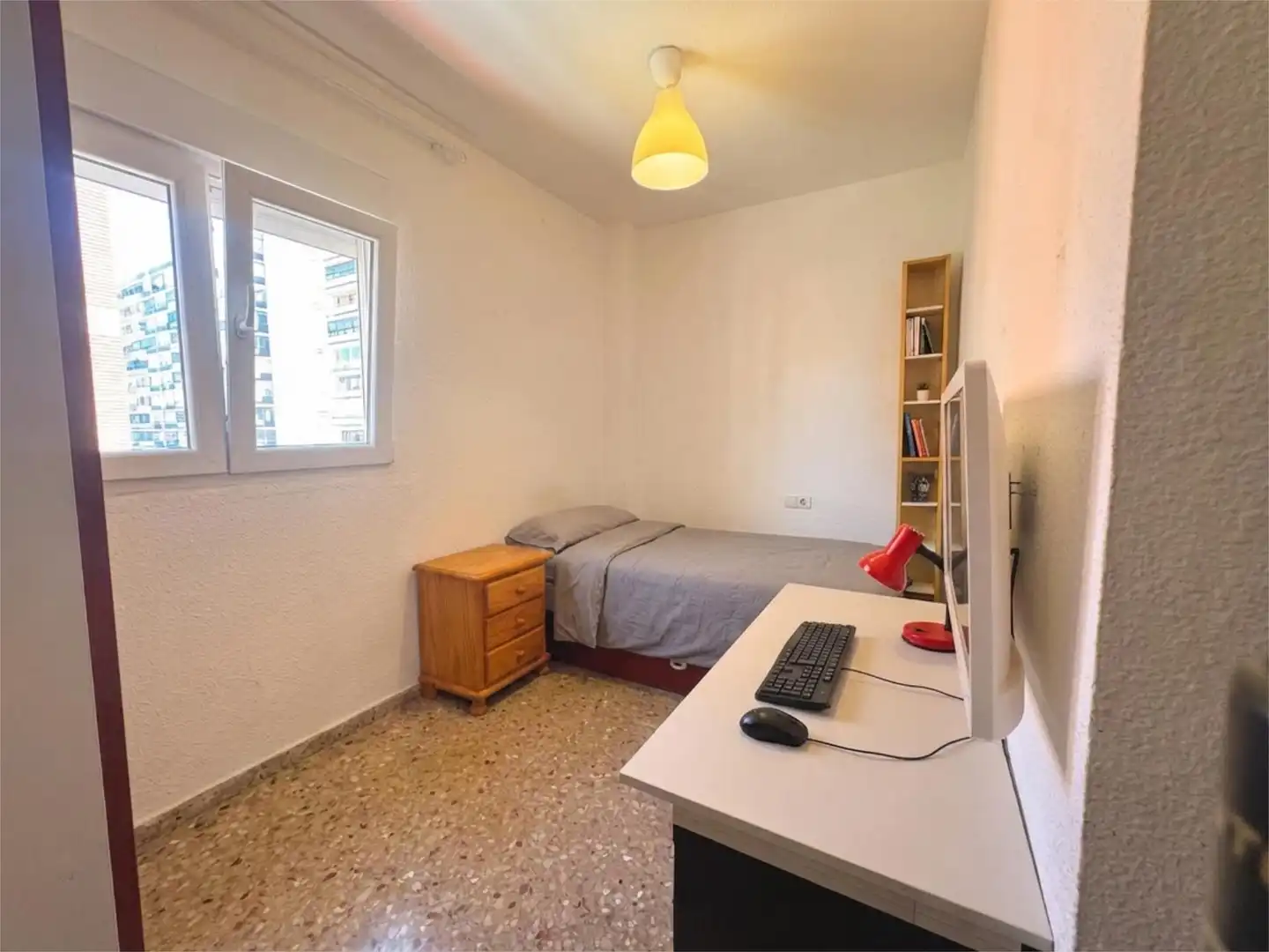 Flat for sale in Carrer de Ricardo Micó, 4, Les Tendetes - Avenida Burjassot Bedroom of Flat for sale in Valencia Capital with Air Conditioner, Terrace and Balcony