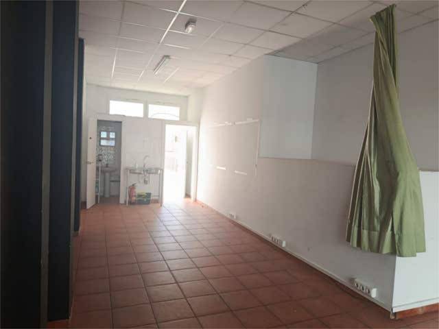 Local comercial en Alquiler en Pueblo - Urbanizaciones