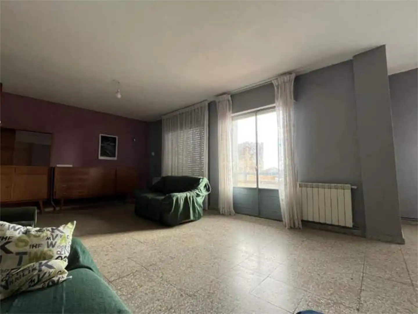 Piso en venta en Laguna de Negrillos Sala de estar de Piso en venta en Laguna de Negrillos con Calefacción, Terraza y Trastero