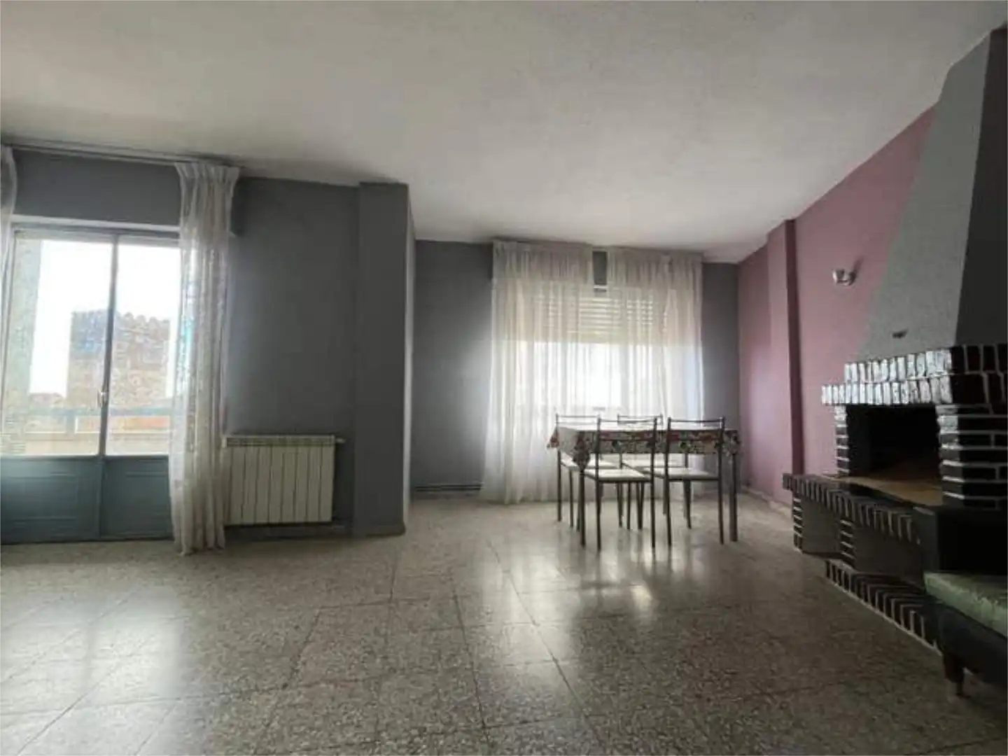 Sala de estar de Piso en venta en Laguna de Negrillos con Calefacción, Terraza y Trastero