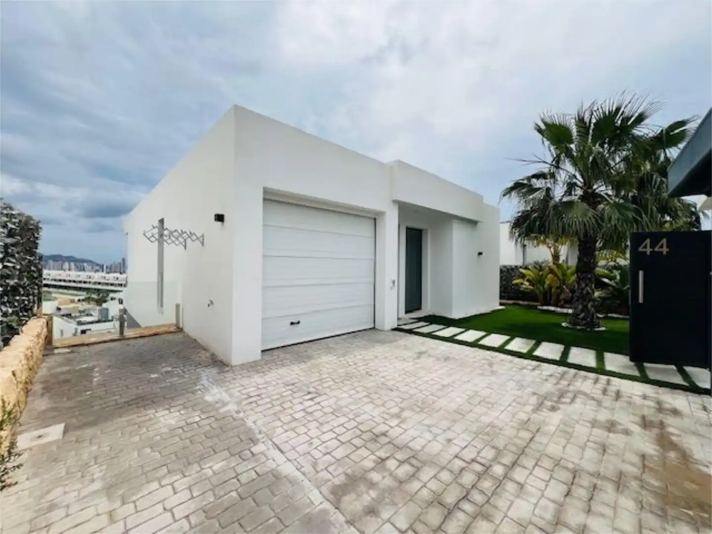 Casa o xalet en venda a Carrer de Paraguai, 17, Balcón de Finestrat - Terra Marina Vista exterior de Casa o xalet en venda en Finestrat amb Aire condicionat, Terrassa i Piscina
