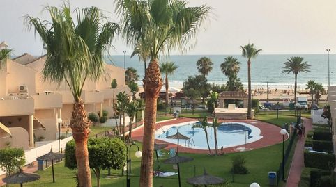 Foto 3 de Apartamento de alquiler en Avenida del Atlántico, 5, La Barrosa, Chiclana de la Frontera