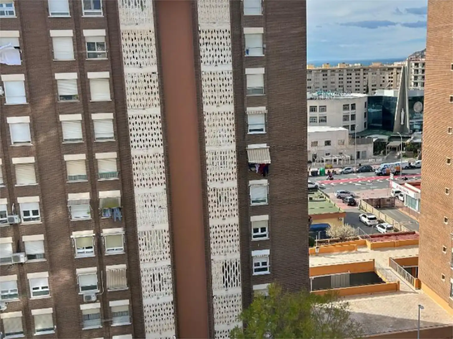 Piso en venta en Avenida de Portugal, 1, Juzgados - Plaza de Toros Vista exterior de Piso en venta en Benidorm con Jardín privado, Piscina y Amueblado