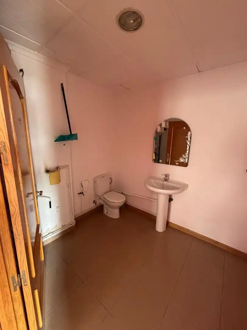 Geschaftsraum zur Miete in Calle Ejido de San Juan, 10, Almagro Badezimmer von Geschaftsraum zur Miete in Almagro