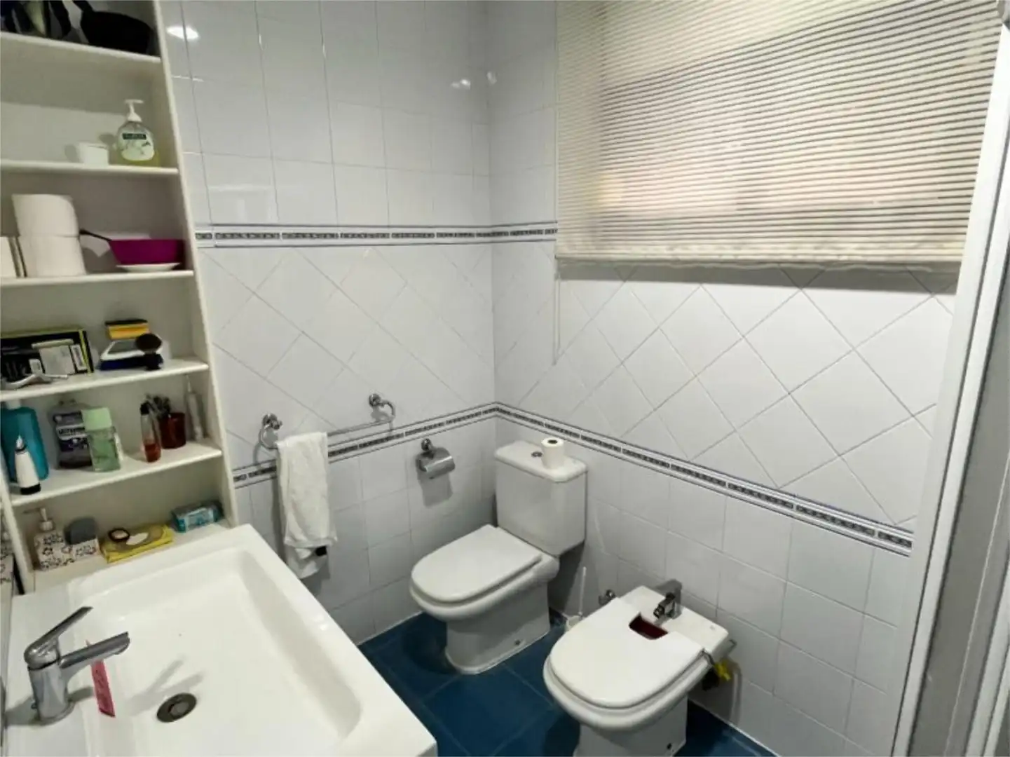 Baño de Casa adosada en venta en Isla Mayor con Aire acondicionado, Calefacción y Terraza