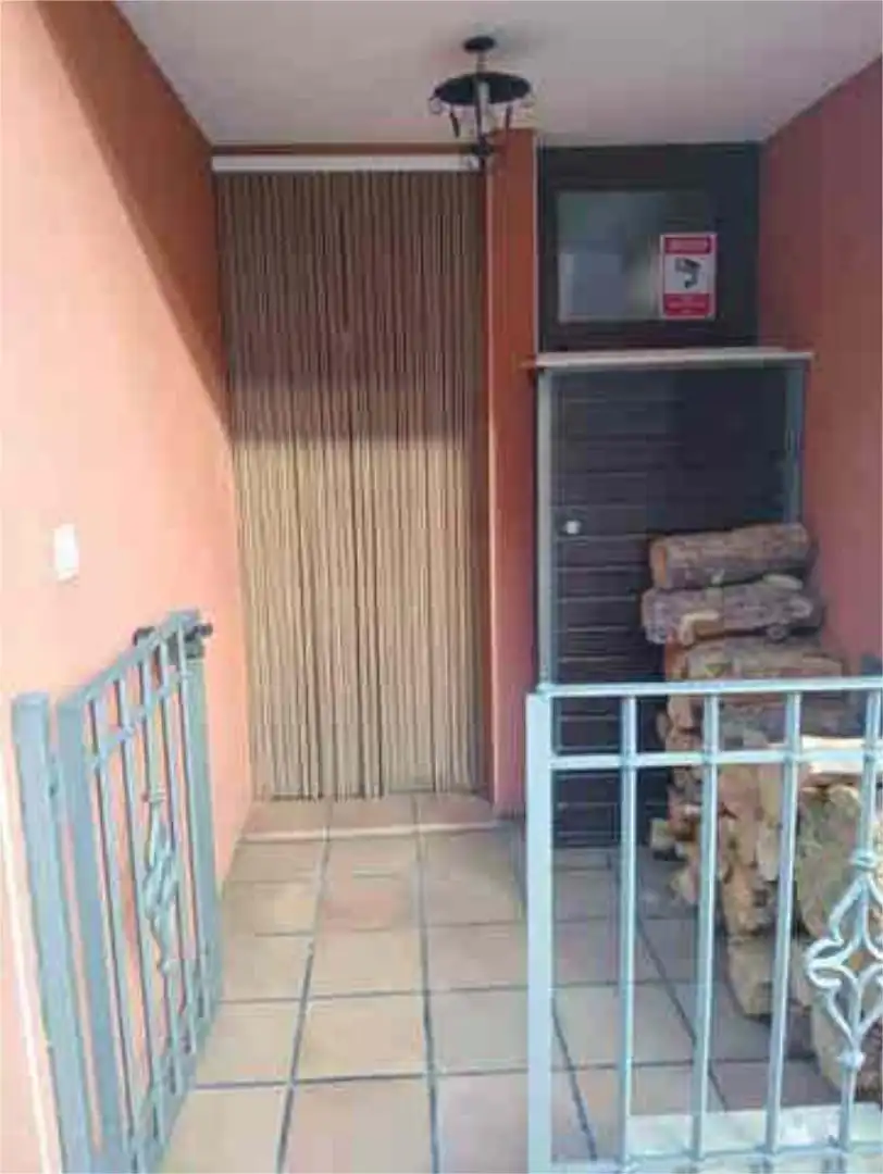 Casa adosada en venta en Tragacete Casa adosada en venta en Tragacete con Calefacción, Terraza y Trastero