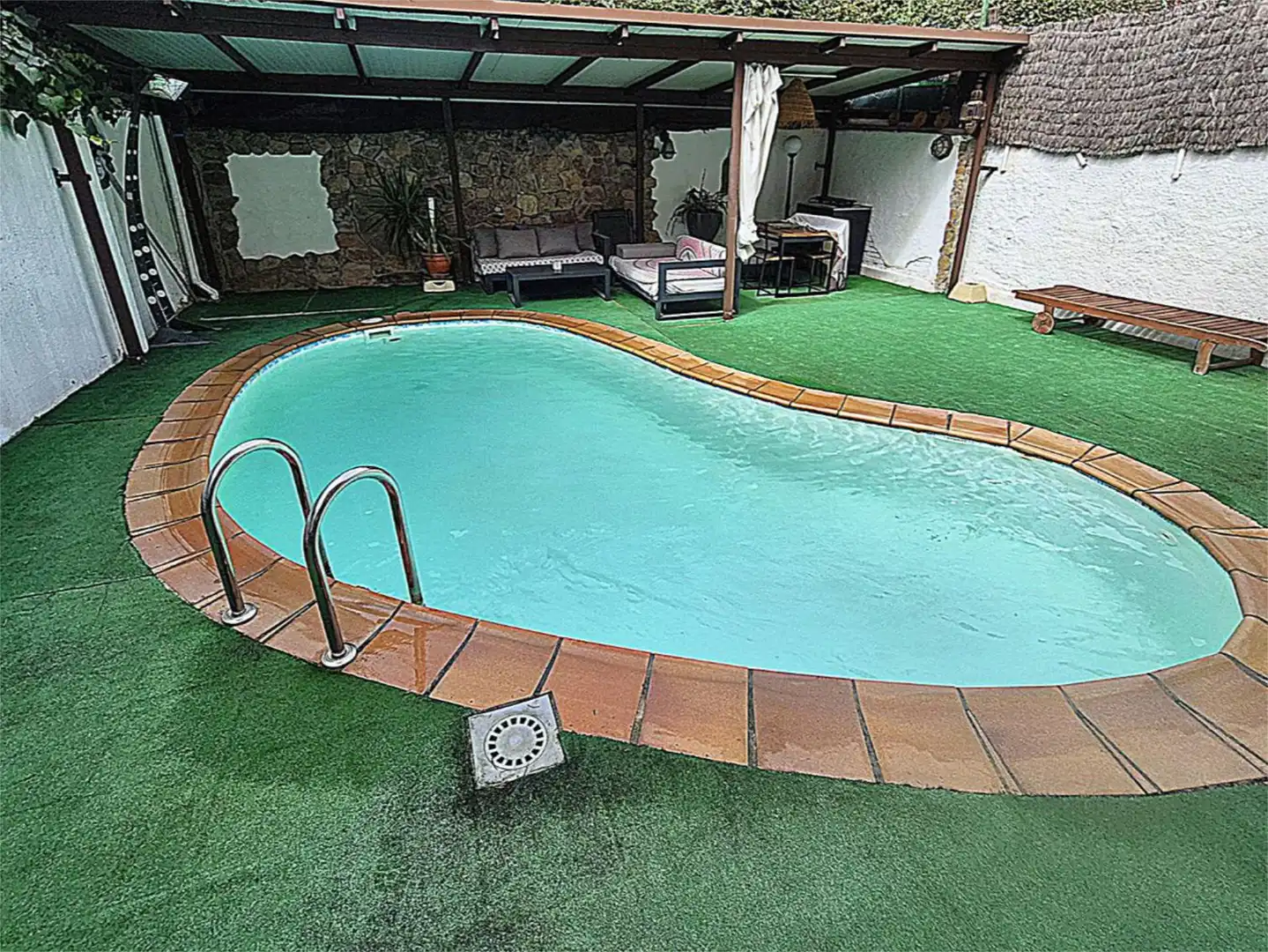 Piscina de Piso en venta en  Madrid Capital con Aire acondicionado, Calefacción y Jardín privado