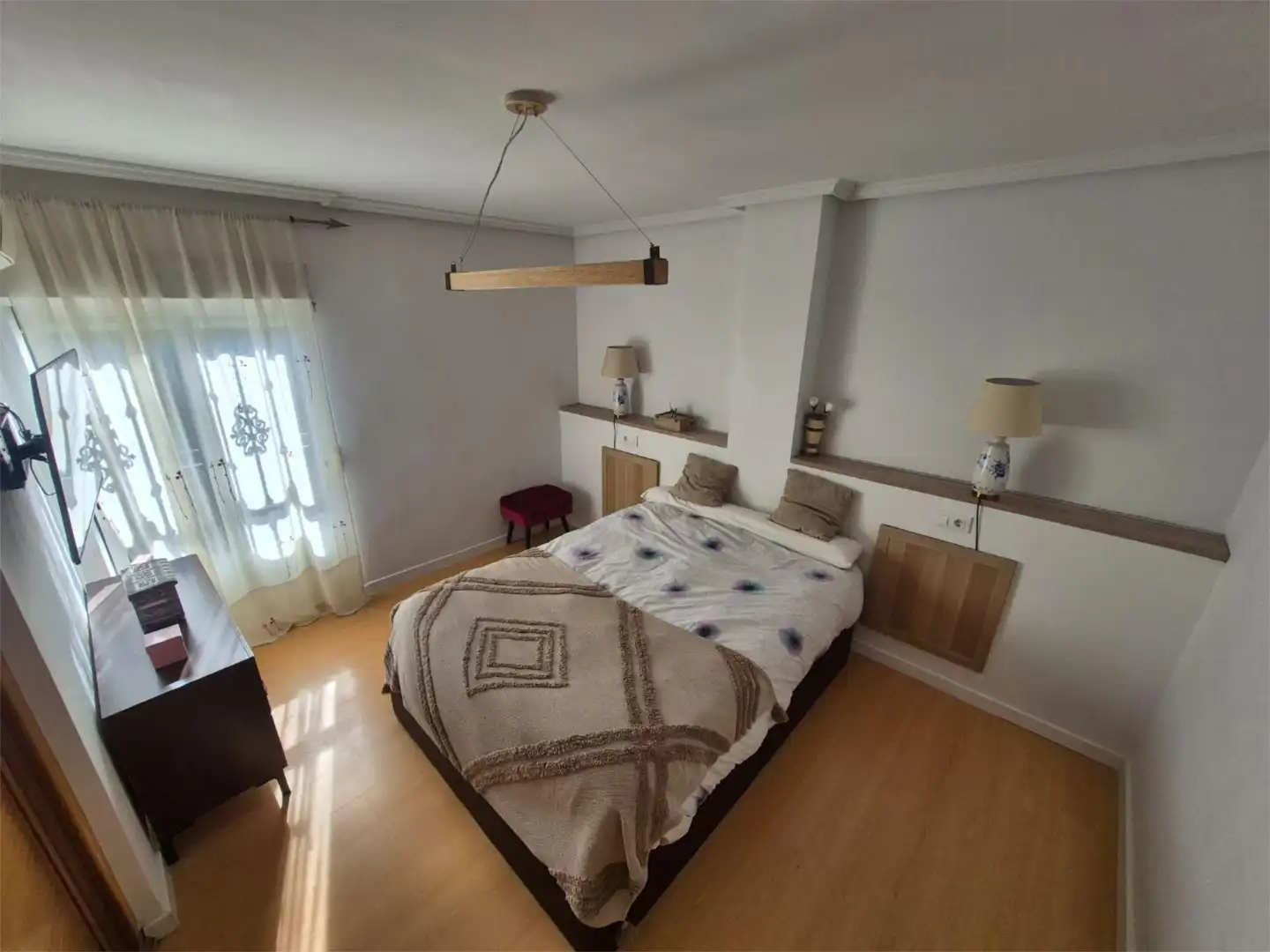 Dormitori de Casa o xalet en venda en  Madrid Capital amb Aire condicionat, Calefacció i Jardí privat