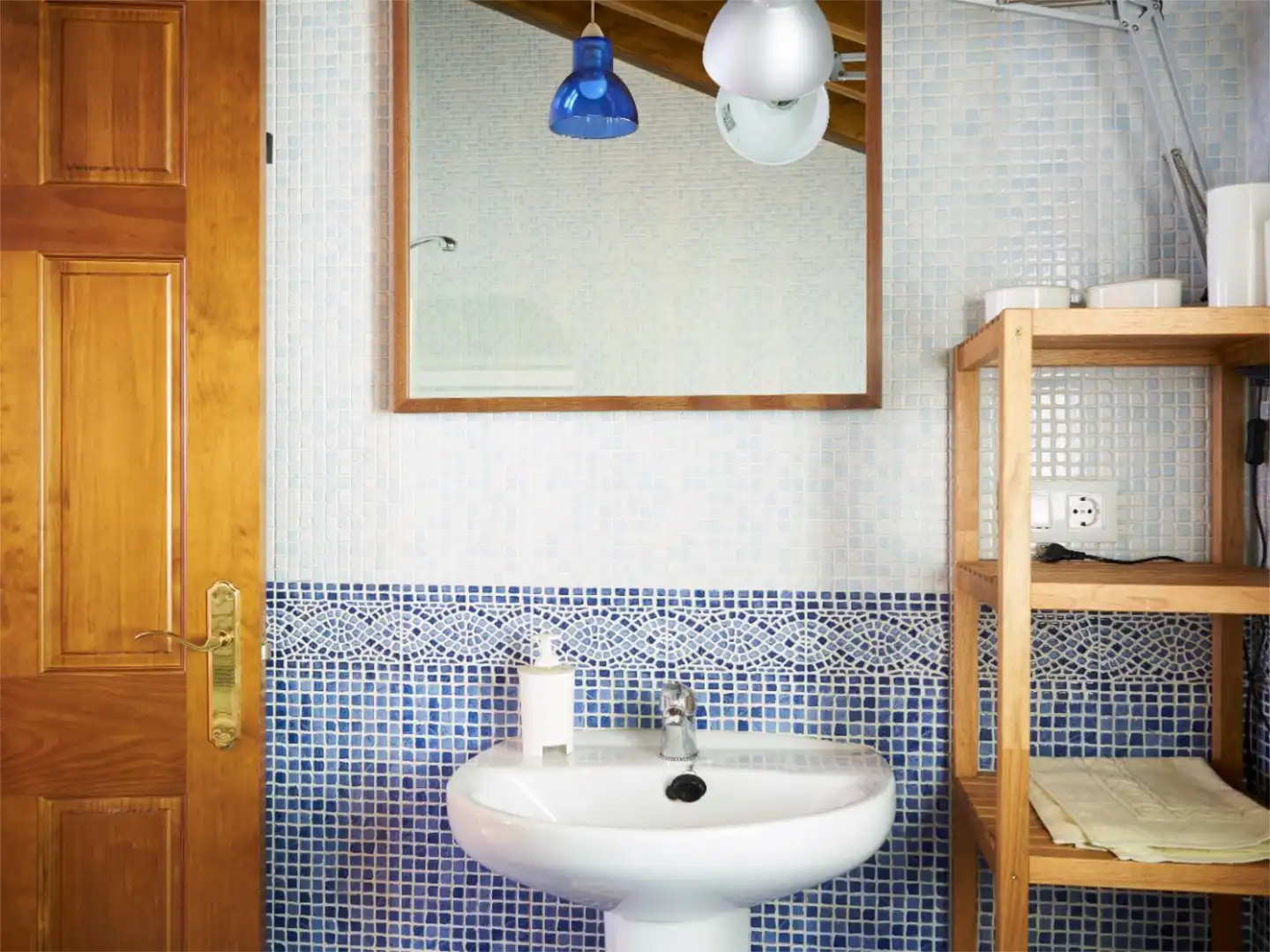Piso en venta en LV-8, 2, Laviana Baño de Piso en venta en Laviana con Amueblado
