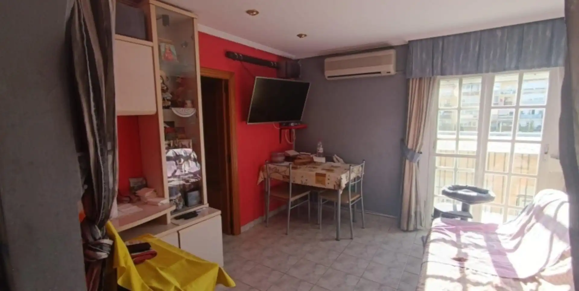 Living room of Flat for rent in Castellón de la Plana / Castelló de la Plana  with Air Conditioner and Oven