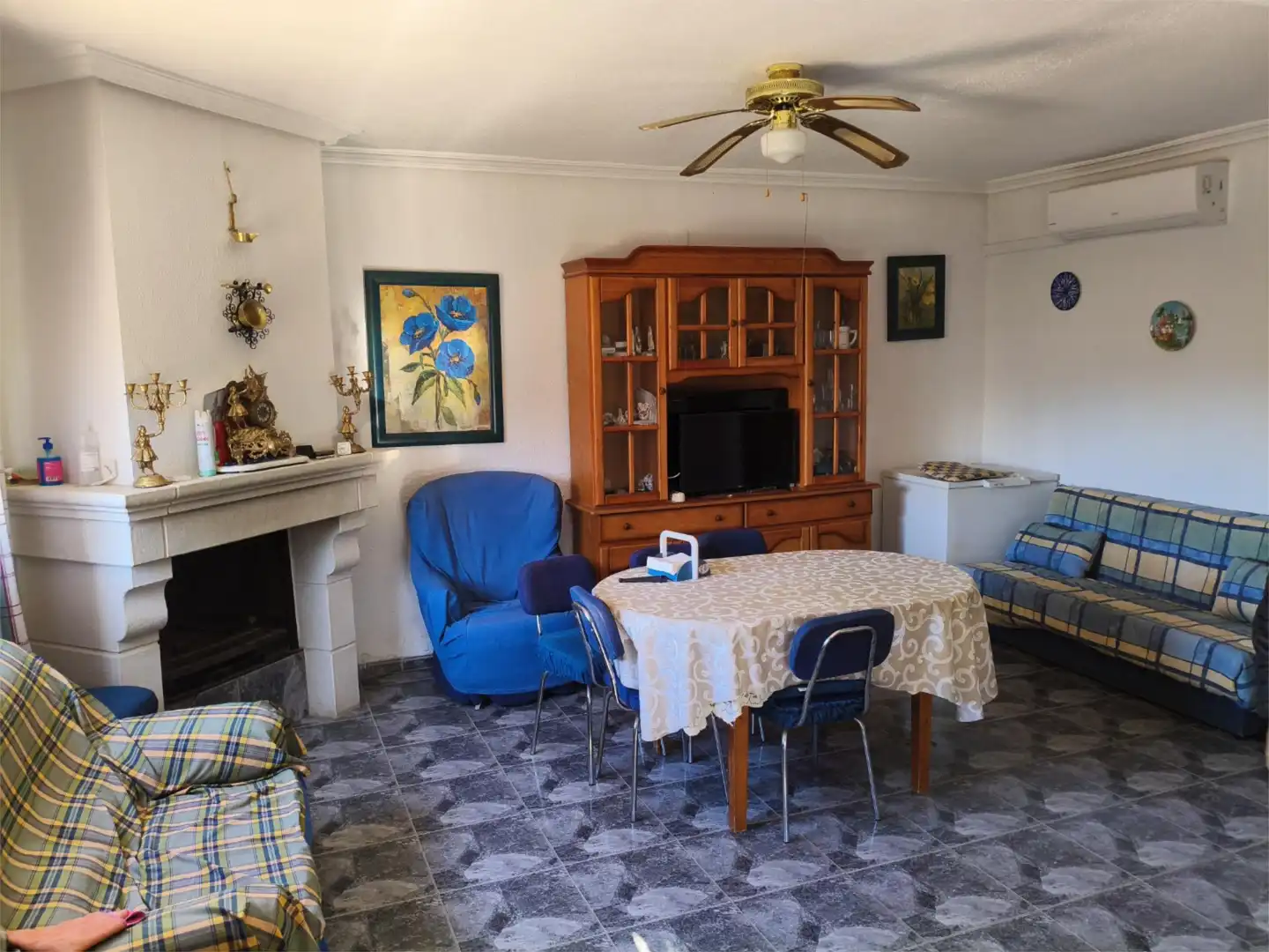 Wohnung zum Verkauf in Comunidad Los Chopos, 2, Puente Jontoya - Puente de la Sierra - El Arroyo Wohnzimmer von Wohnung zum Verkauf in Jaén Capital mit Klimaanlage, Terrasse und Schwimmbad
