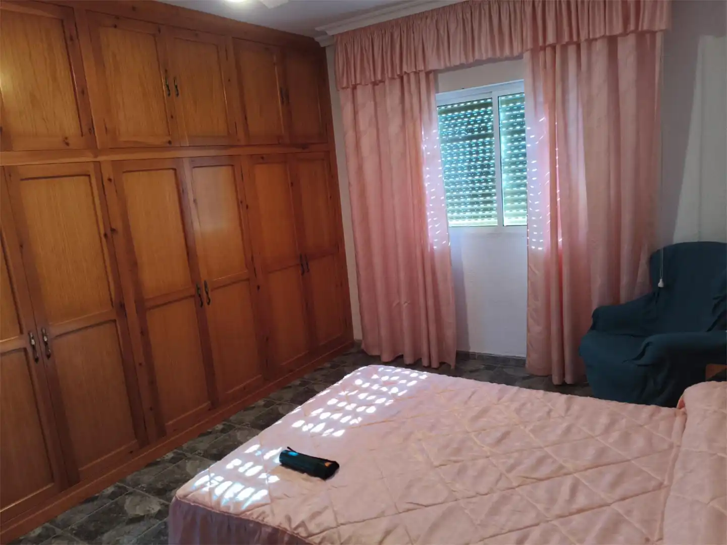 Wohnung zum Verkauf in Comunidad Los Chopos, 2, Puente Jontoya - Puente de la Sierra - El Arroyo Schlafzimmer von Wohnung zum Verkauf in Jaén Capital mit Klimaanlage, Terrasse und Schwimmbad