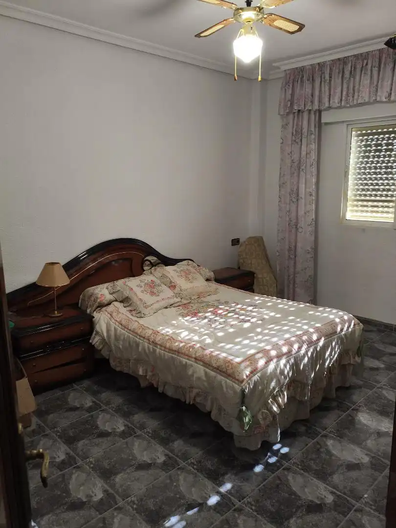 Wohnung zum Verkauf in Comunidad Los Chopos, 2, Puente Jontoya - Puente de la Sierra - El Arroyo Schlafzimmer von Wohnung zum Verkauf in Jaén Capital mit Klimaanlage, Terrasse und Schwimmbad