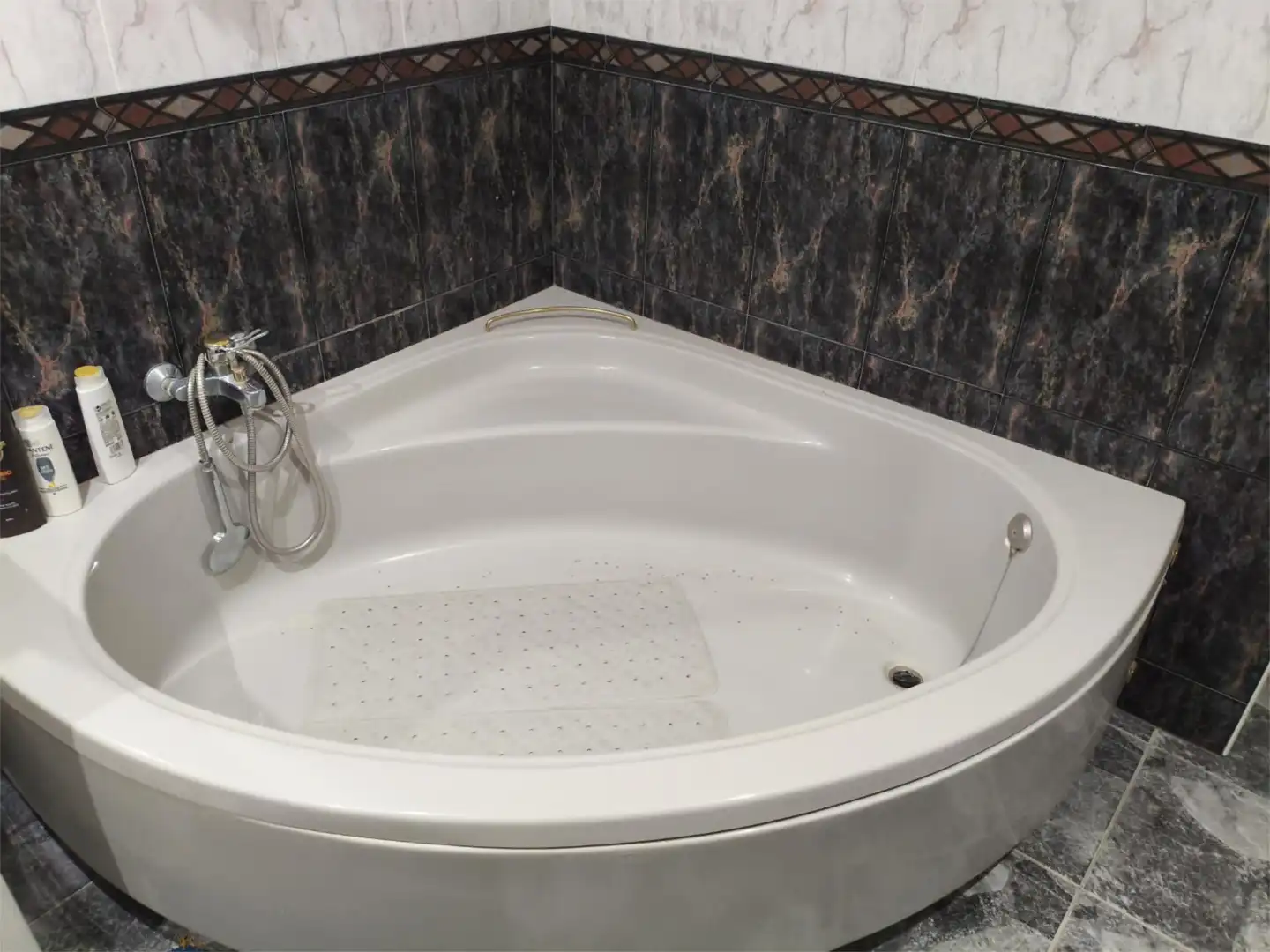Wohnung zum Verkauf in Comunidad Los Chopos, 2, Puente Jontoya - Puente de la Sierra - El Arroyo Badezimmer von Wohnung zum Verkauf in Jaén Capital mit Klimaanlage, Terrasse und Schwimmbad