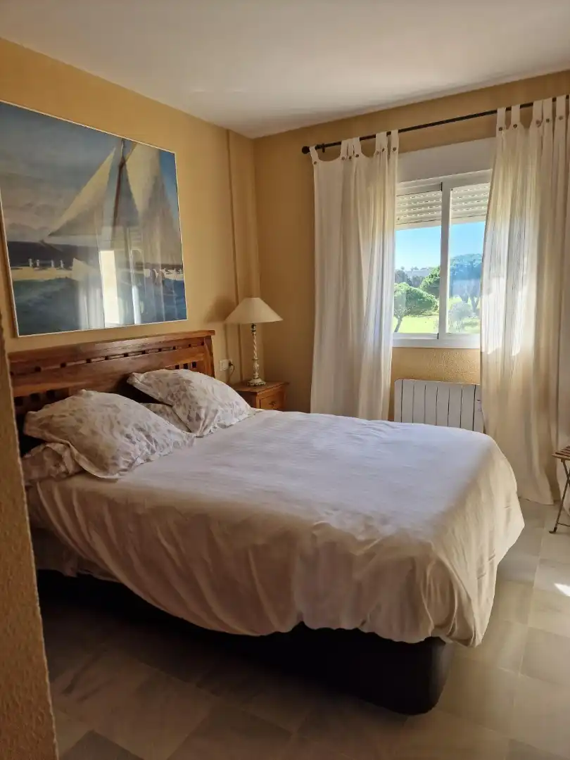 Schlafzimmer von Einfamilien-Reihenhaus zum Verkauf in Chiclana de la Frontera mit Klimaanlage, Terrasse und Balkon