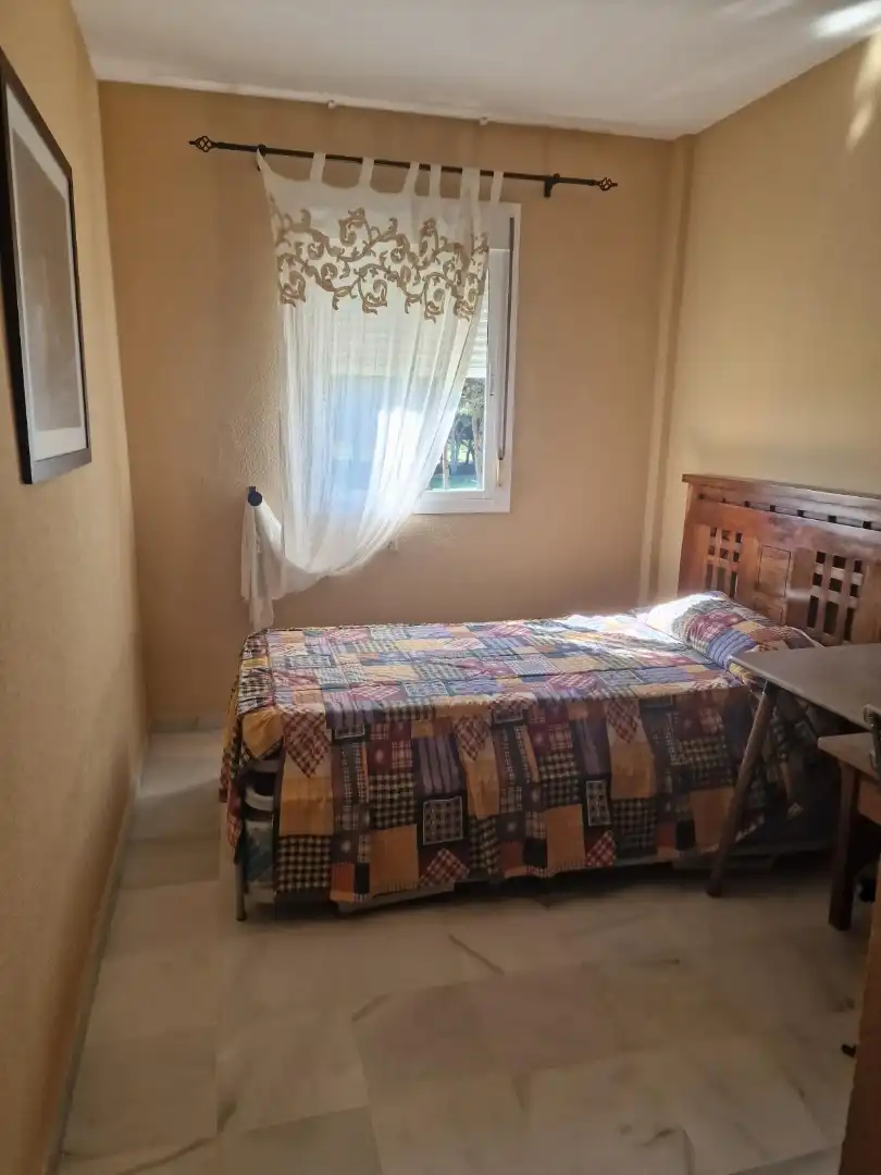 Schlafzimmer von Einfamilien-Reihenhaus zum Verkauf in Chiclana de la Frontera mit Klimaanlage, Terrasse und Balkon