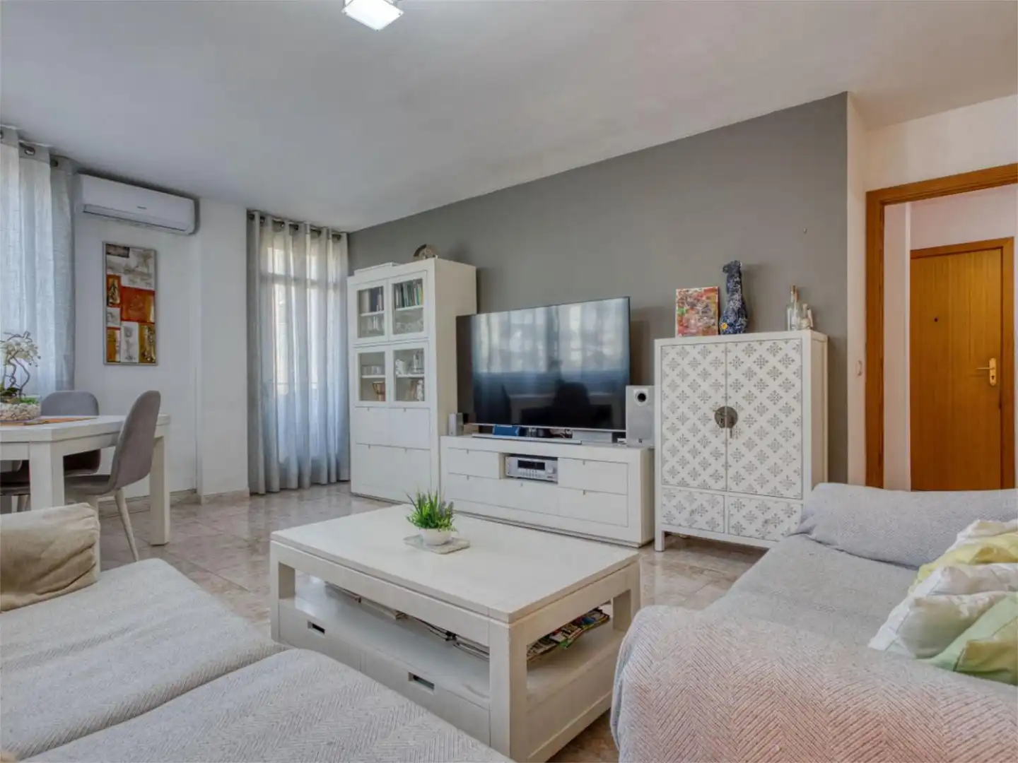 Flat for sale in Es Vivero Living room of Flat for sale in Palma de Mallorca with Air Conditioner, Heating and Storage room