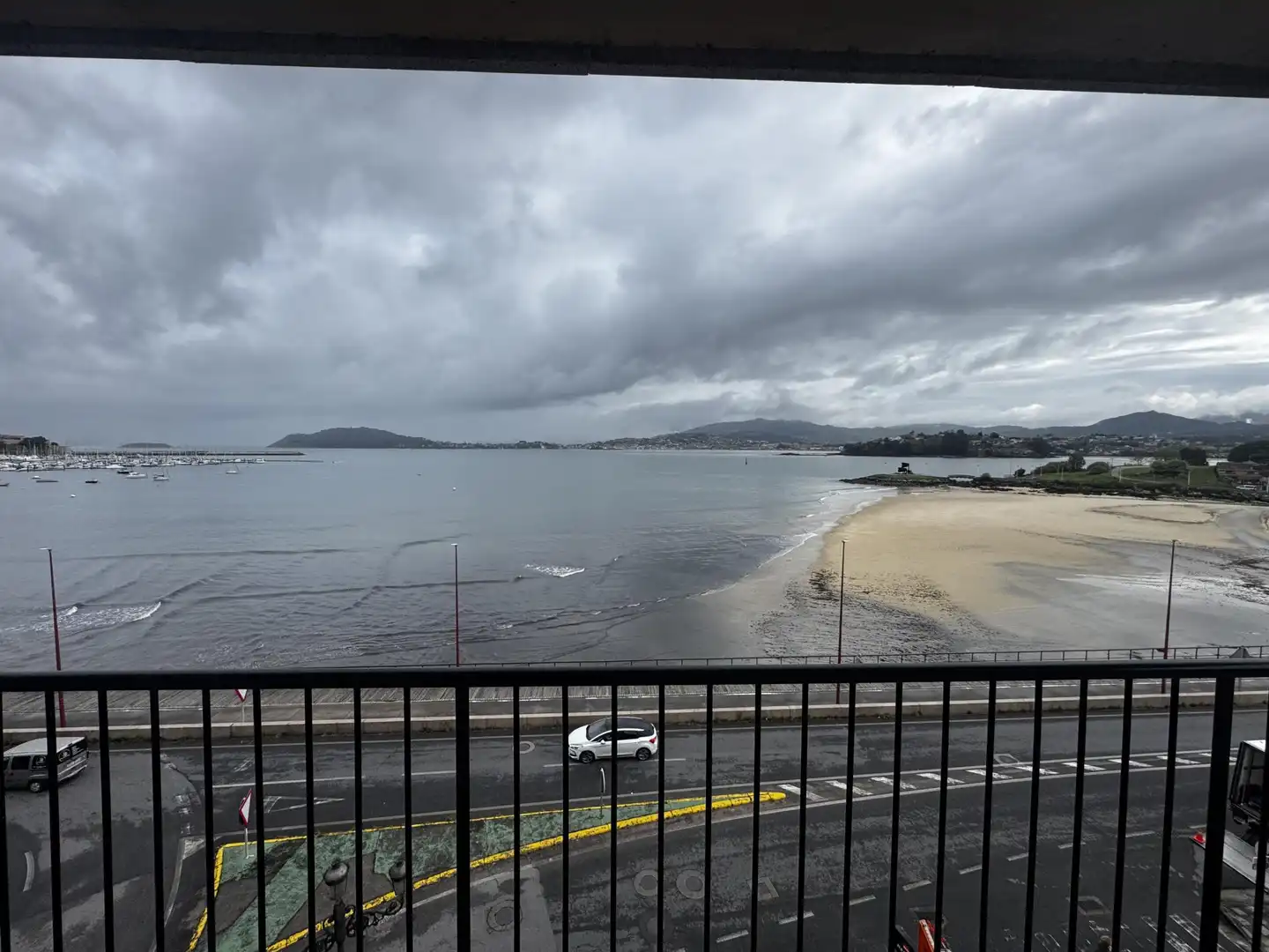 Außenansicht von Wohnung zum Verkauf in Baiona mit Heizung, Parkett und Abstellraum