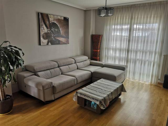 Piso en Venta en Calle Amadeo Vives, 2 en Sector S