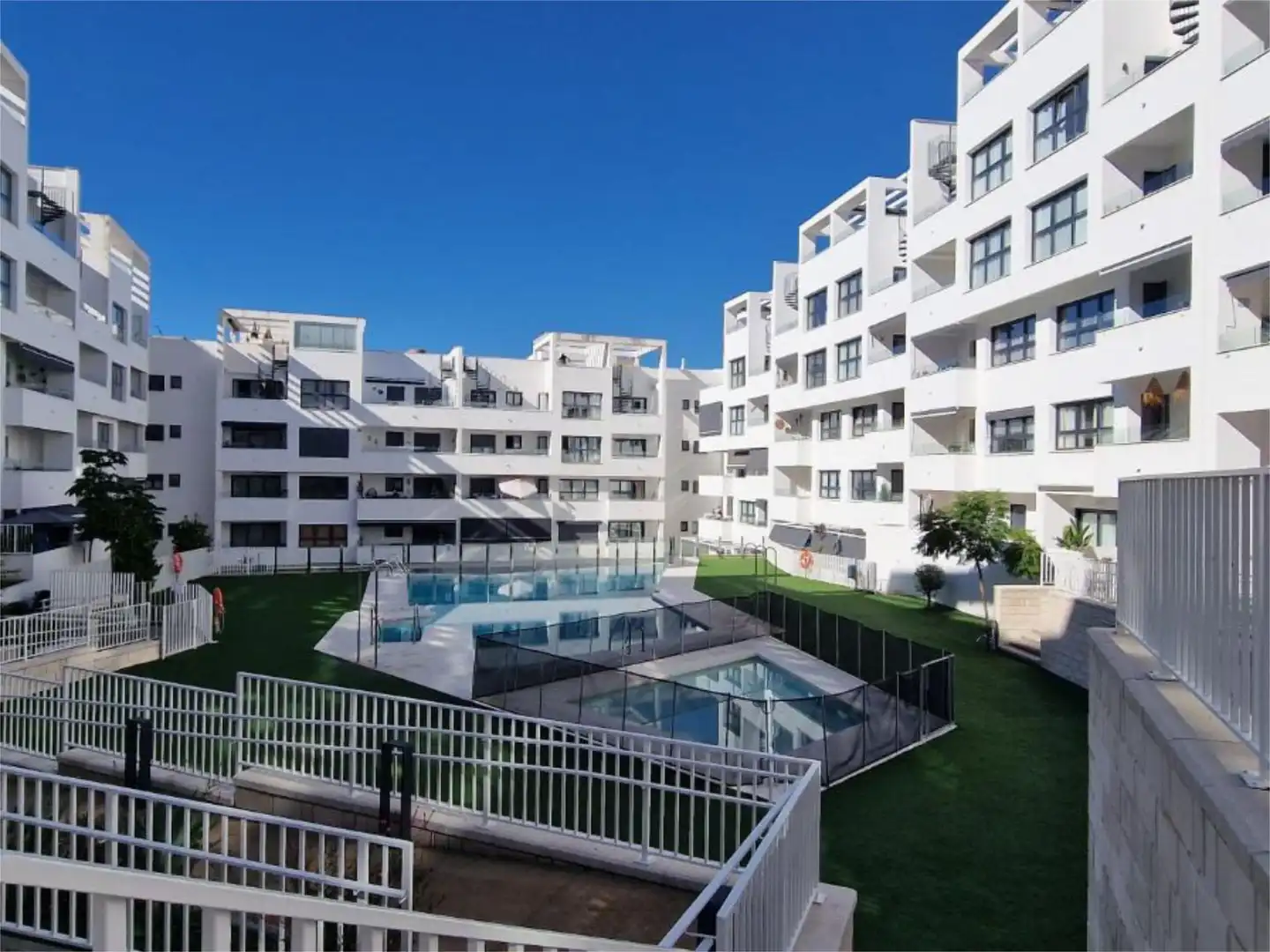 Exterior view of Flat for rent in Estepona  with Air Conditioner, Heating and Parquet flooring