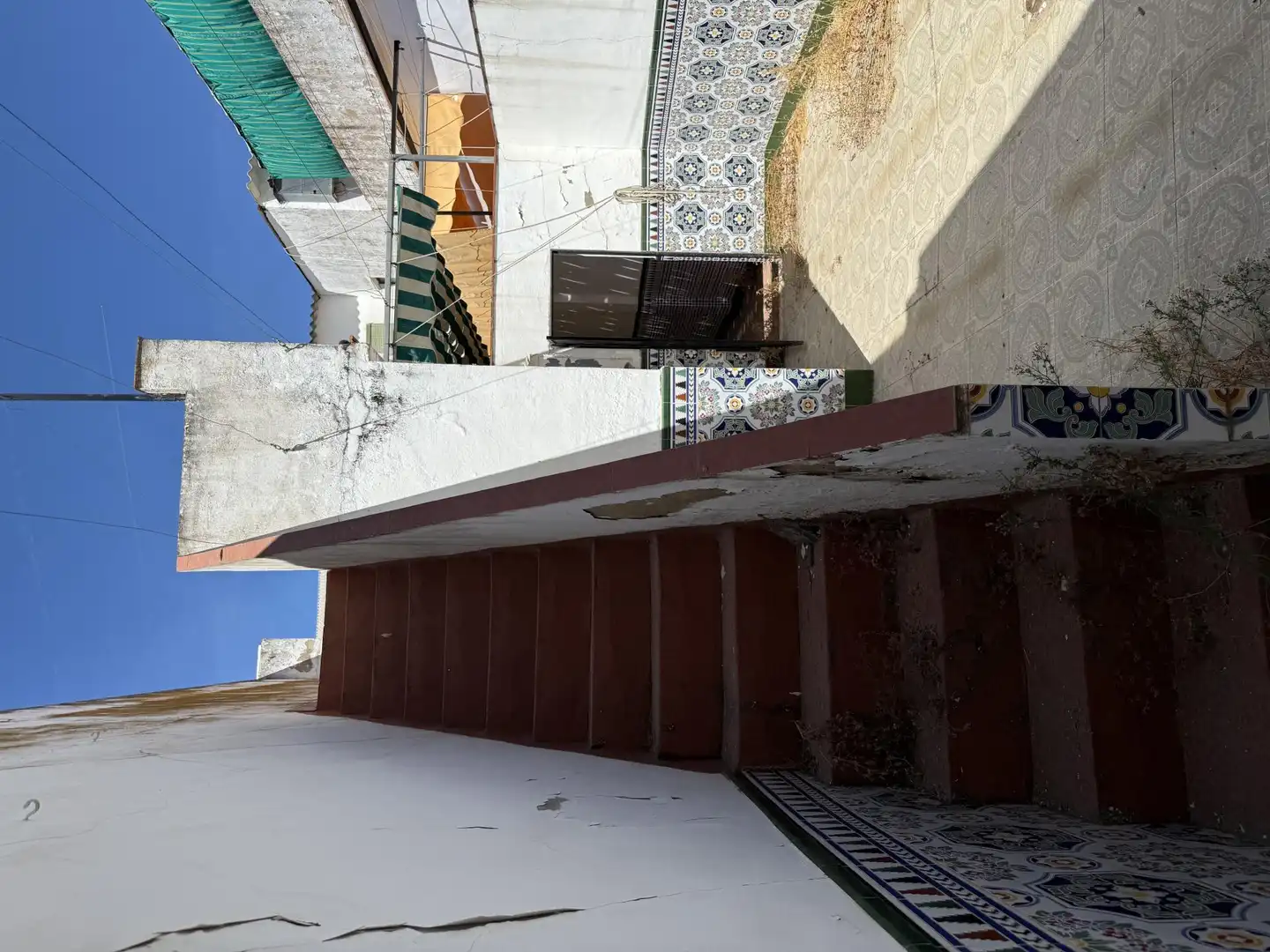 Casa adosada en venta en Calle Pérez Merchante, 24, Bollullos Par del Condado Vista exterior de Casa adosada en venta en Bollullos Par del Condado con Jardín privado y Amueblado