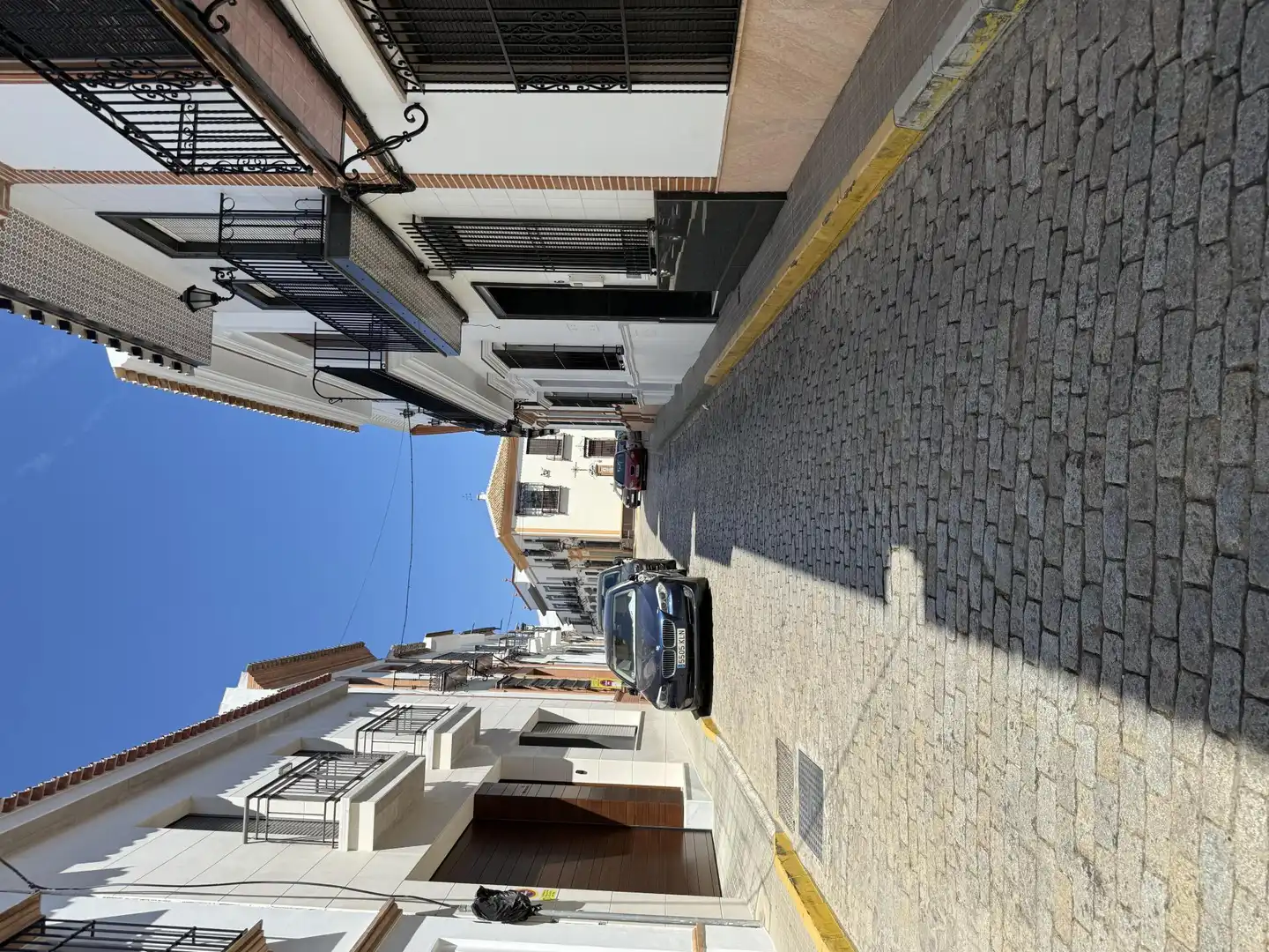 Casa adosada en venta en Calle Pérez Merchante, 24, Bollullos Par del Condado Vista exterior de Casa adosada en venta en Bollullos Par del Condado con Jardín privado y Amueblado