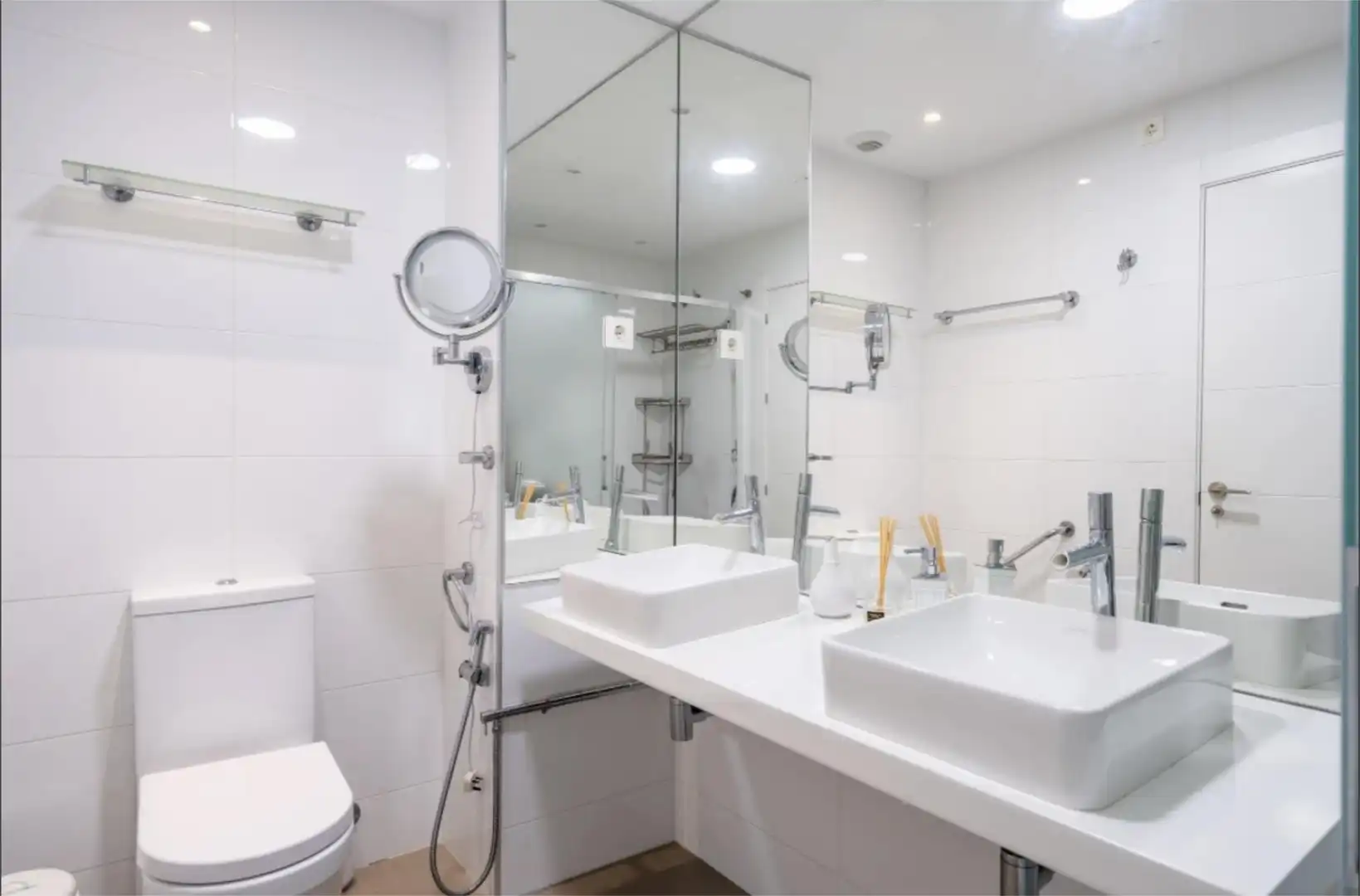 Flat for sale in Calle San Manuel, 7, Castillo Sohail - Myramar Bathroom of Flat for sale in Fuengirola with Air Conditioner, Private garden and Terrace