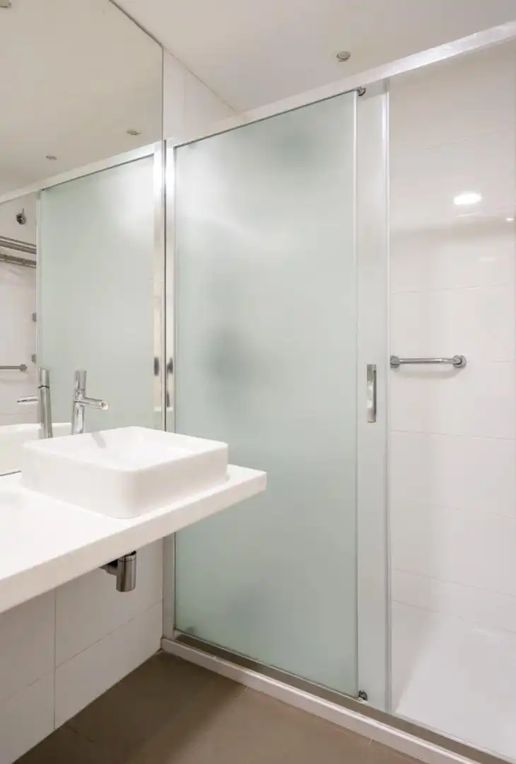 Flat for sale in Calle San Manuel, 7, Castillo Sohail - Myramar Bathroom of Flat for sale in Fuengirola with Air Conditioner, Private garden and Terrace