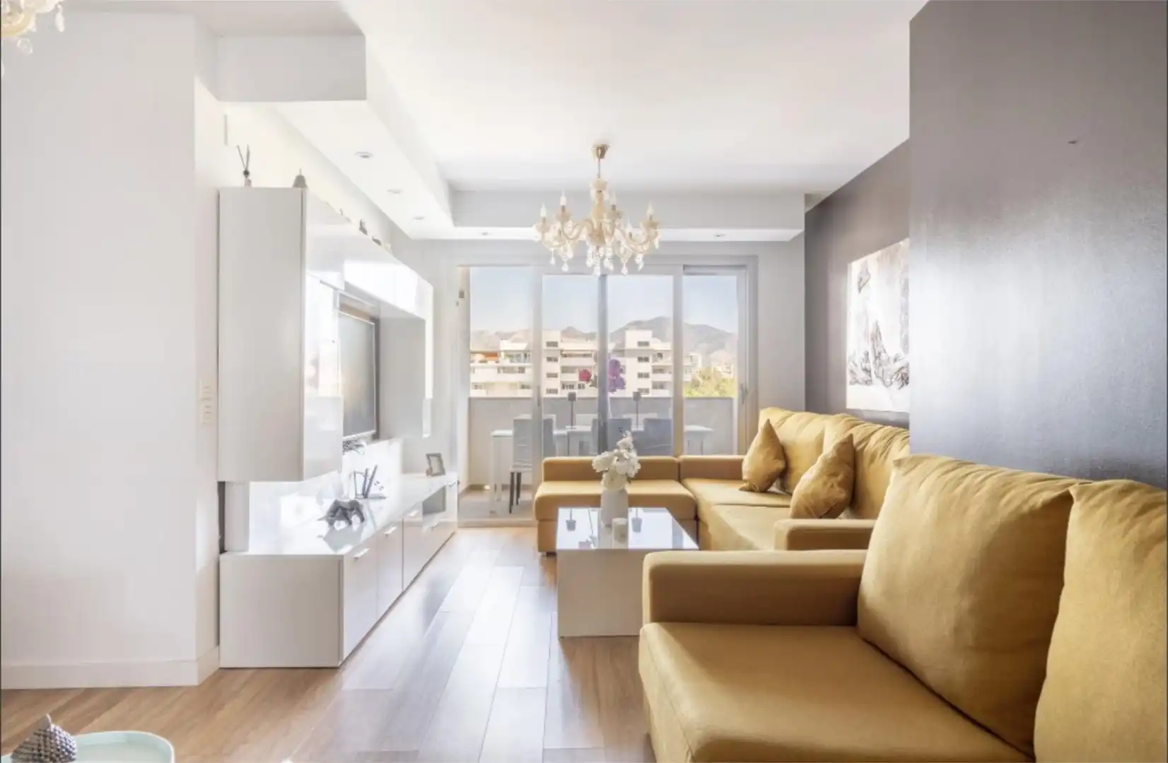 Flat for sale in Calle San Manuel, 7, Castillo Sohail - Myramar Living room of Flat for sale in Fuengirola with Air Conditioner, Private garden and Terrace