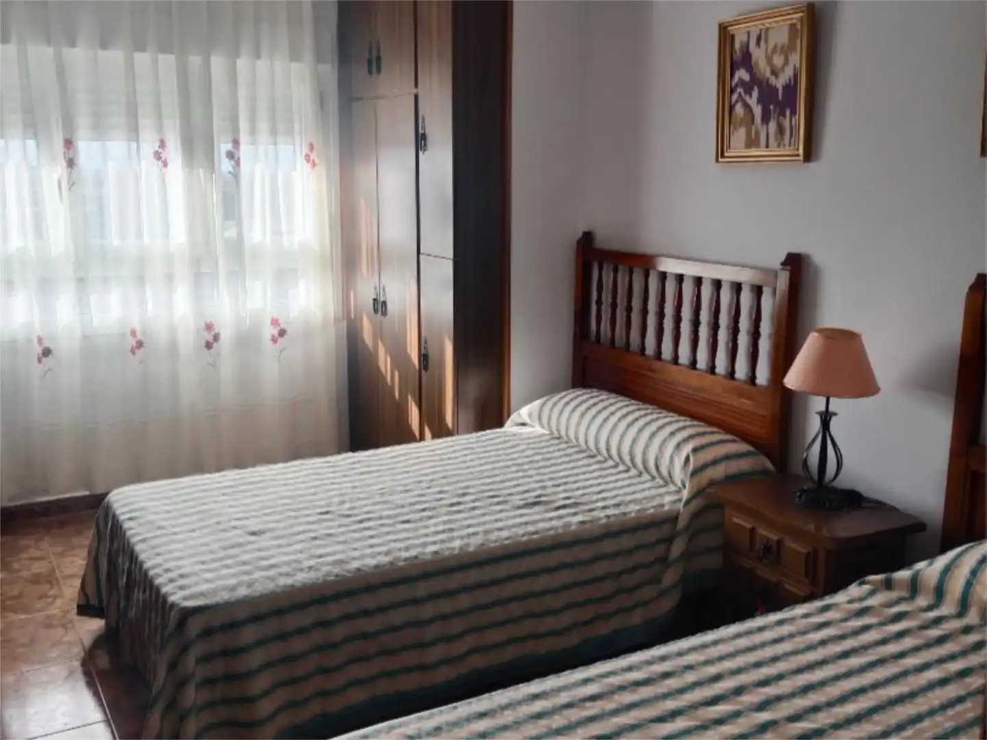 Zimmer in Avenida de Martínez de Velasco, 39, Encarnación Zimmer in Avenida de Martínez de Velasco, 39, Encarnación