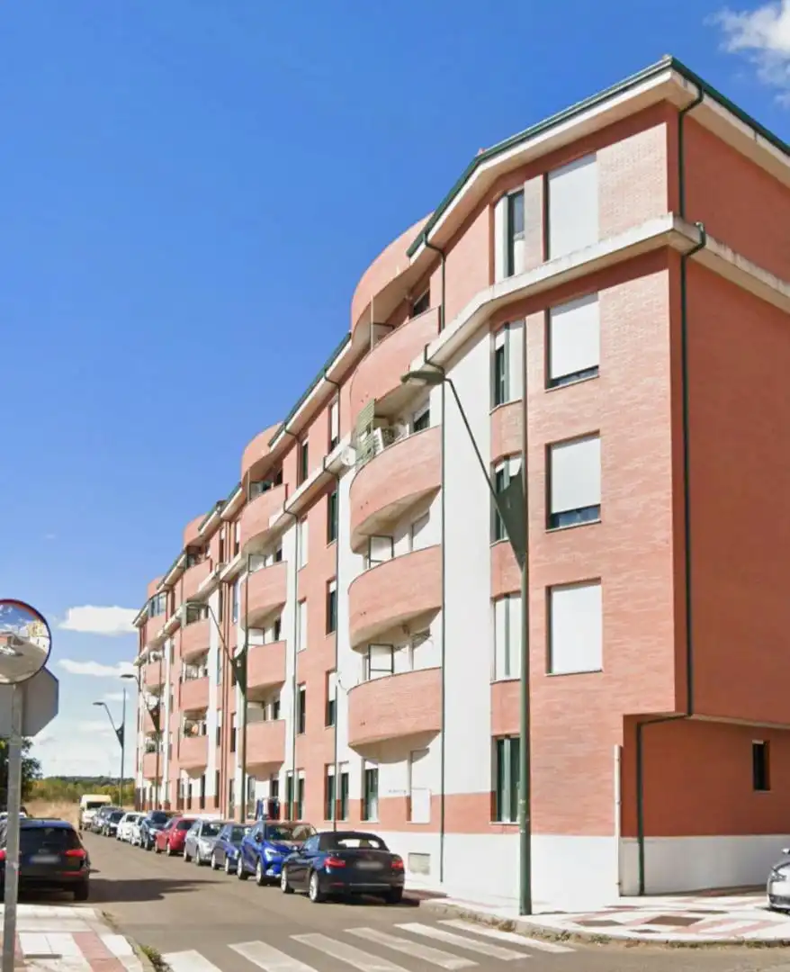 Außenansicht von Wohnung zur Miete in San Andrés del Rabanedo mit Privatgarten, Schwimmbad und Möbliert