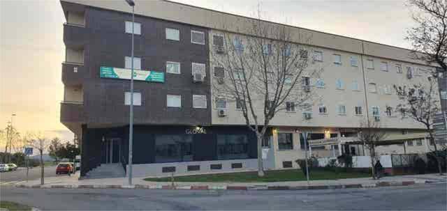 Garaje en Alquiler en Los Pinos - El Pilar