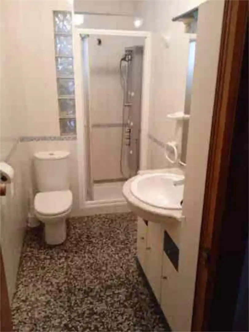 Badezimmer von Wohnung zum Verkauf in Soneja mit Möbliert