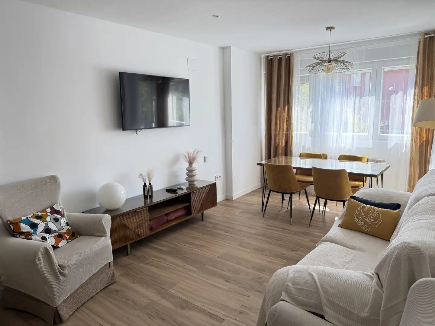 Wohnzimmer von Wohnung zur Miete in  Granada Capital mit Klimaanlage, Heizung und Parkett