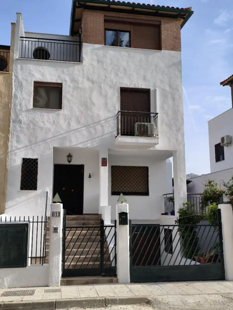 Vista exterior de Casa o chalet en venta en  Jaén Capital con Aire acondicionado, Calefacción y Jardín privado